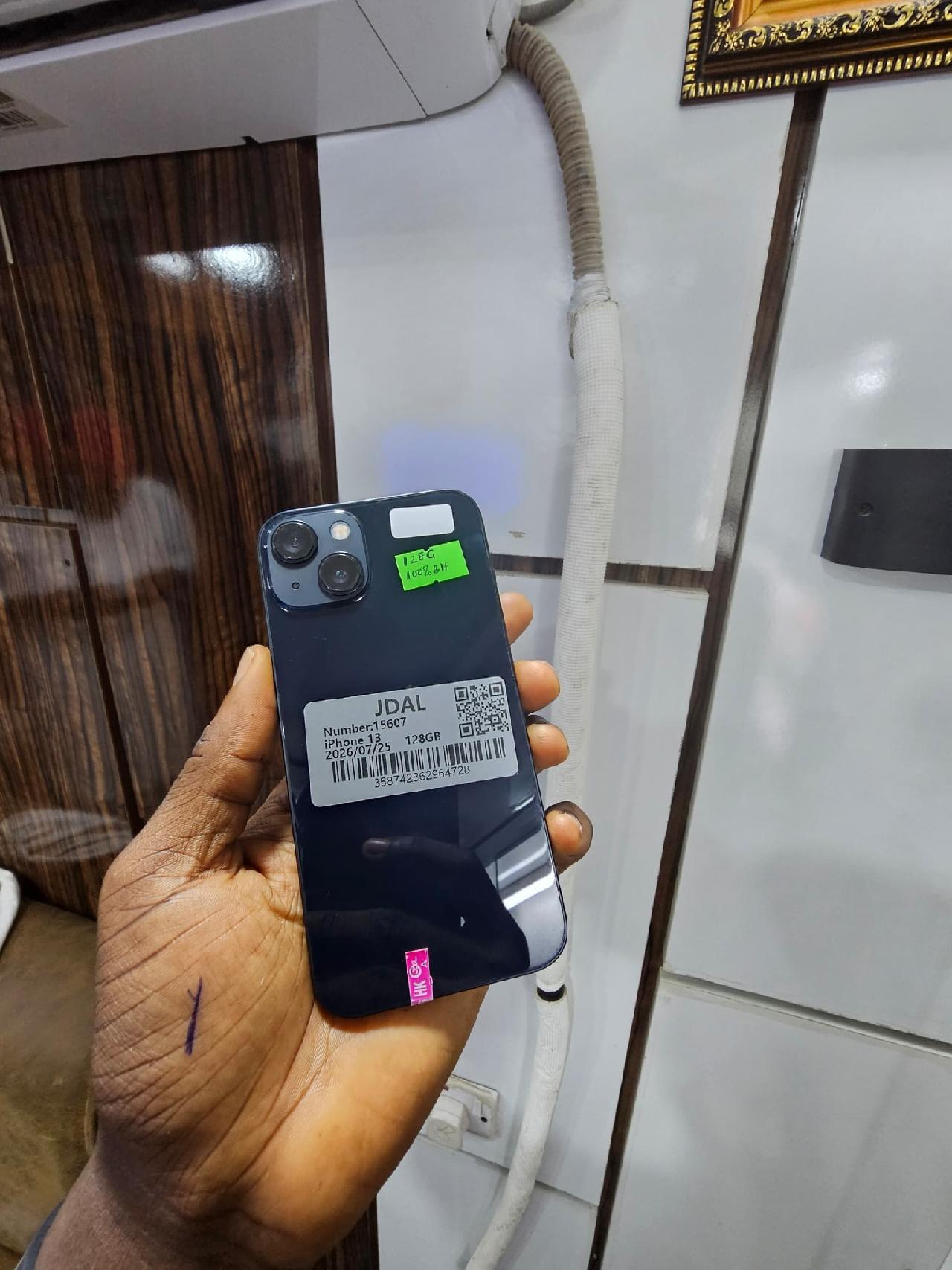 Iphone 13128gb // 100% bh direct uk 🇬🇧 face id & tt active #395k flatserious